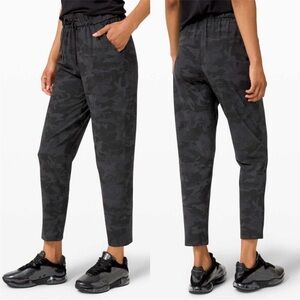 Lululemon Incognito Camo Multi Grey
Keep Moving Athletic Pant Size 4